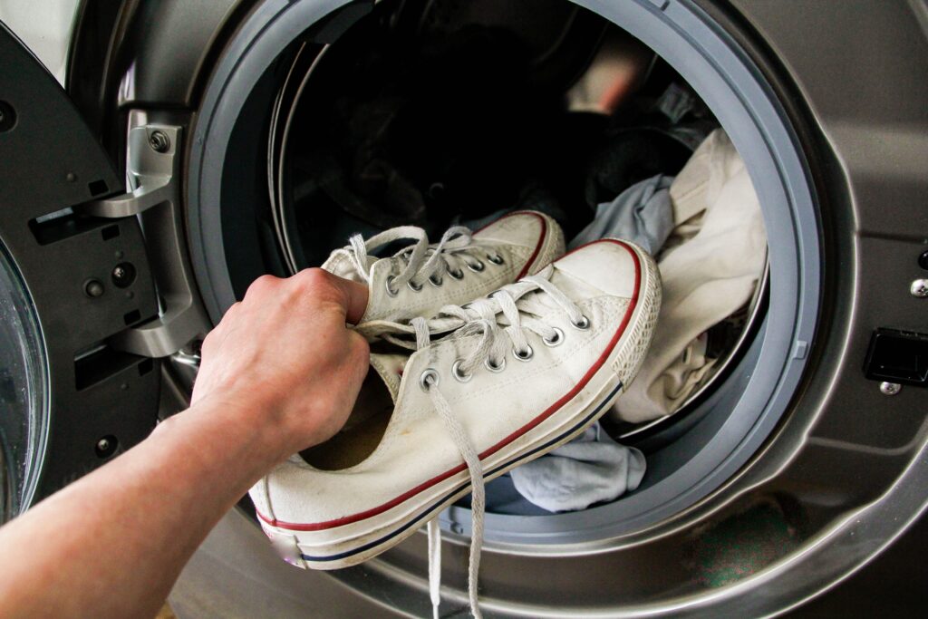 How one can Clear Your White Footwear at Home_ Straightforward Strategies